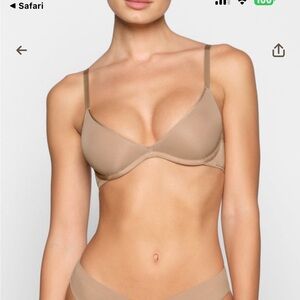 Skims Bra